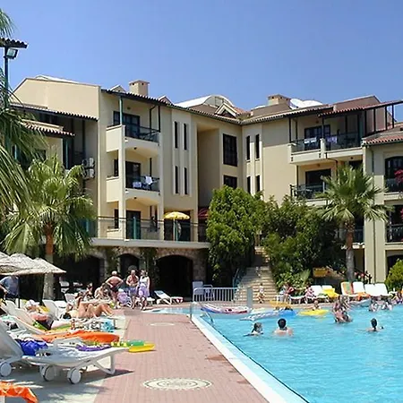 מלון דירות Club Turquoise 4*