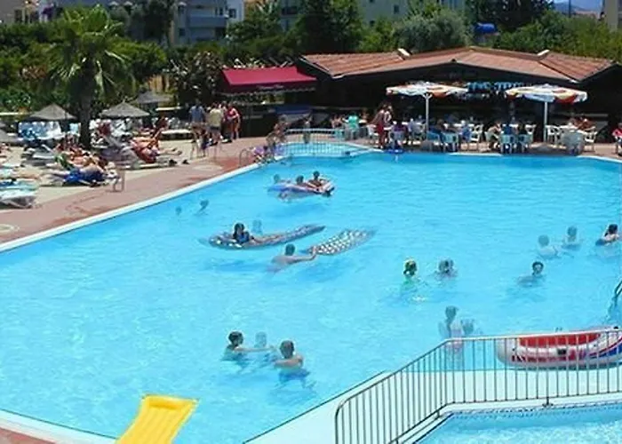 Club Turquoise